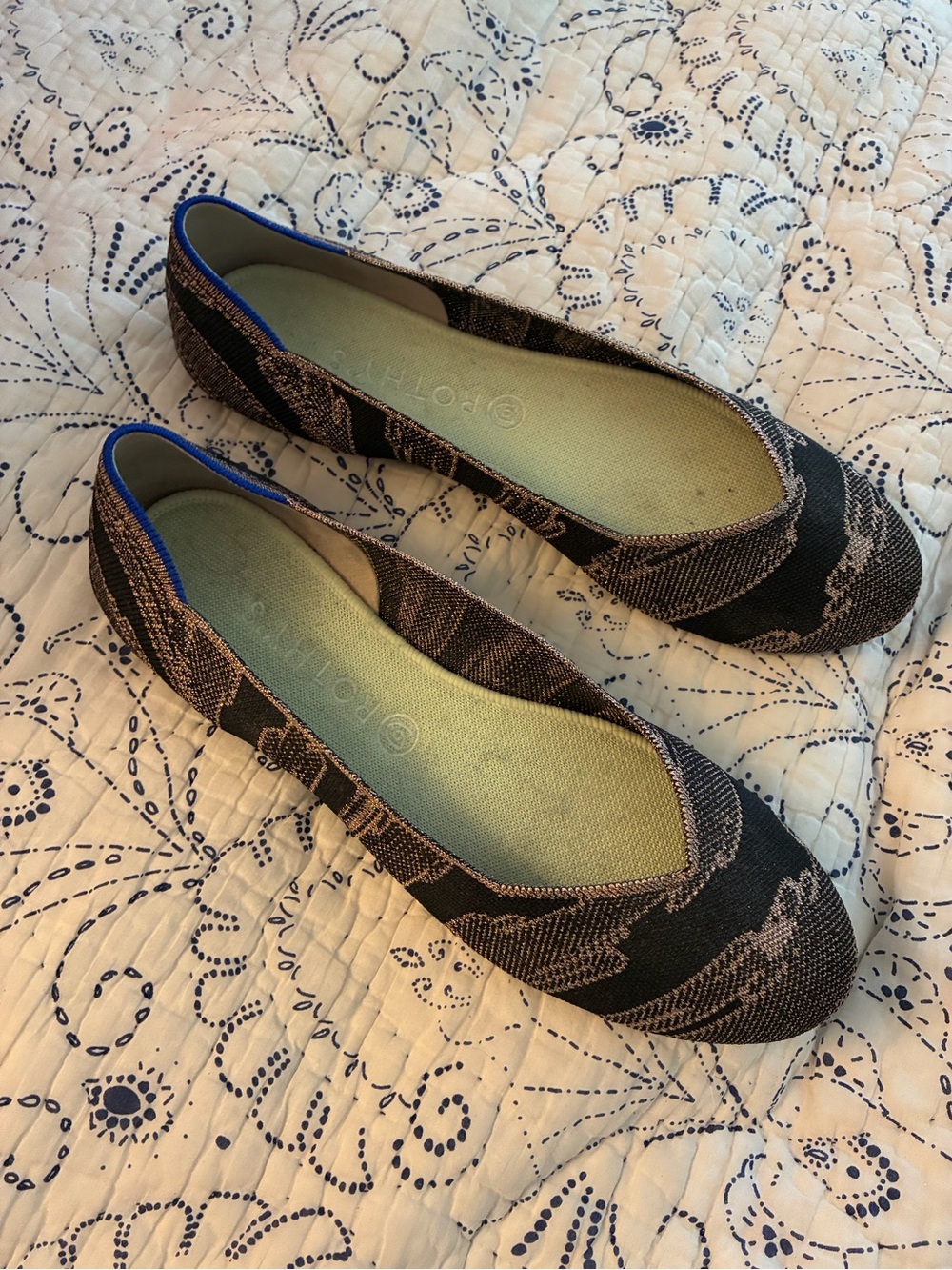Rothy's Black and Beige Patterned Knit Ballet Flats - size 12.5